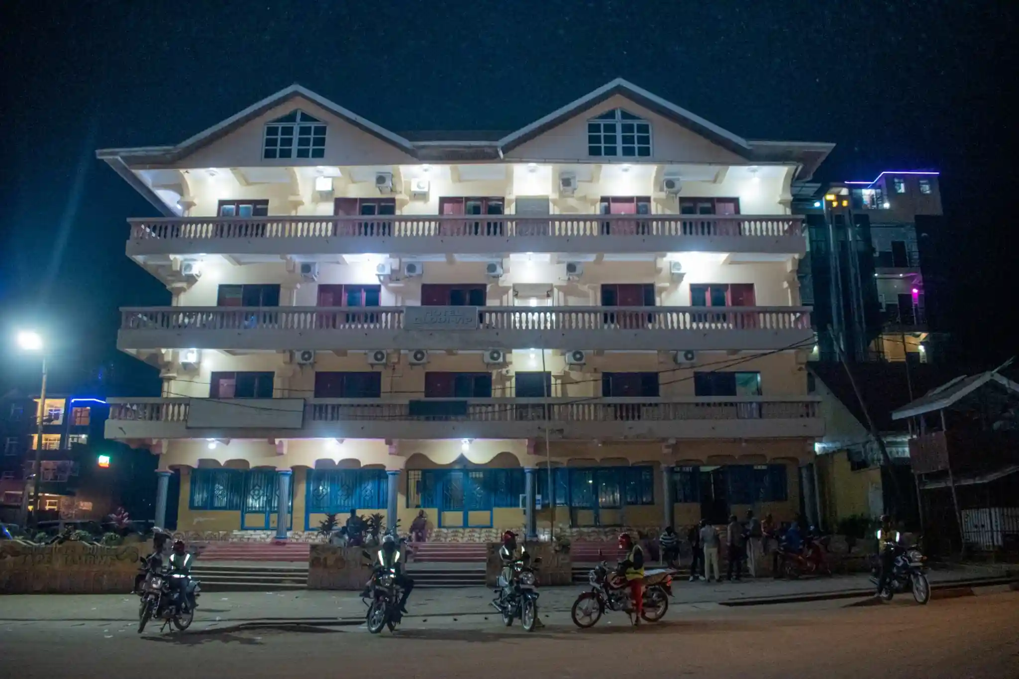 Vignette: Ambiance chaleureuse au restaurant Glodi VIP Kisangani